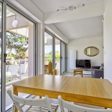 : T3 Avec Acces Prive A La Plage, Balcon, Parking Et Wifi - Fr-1-433-124 Apartment
